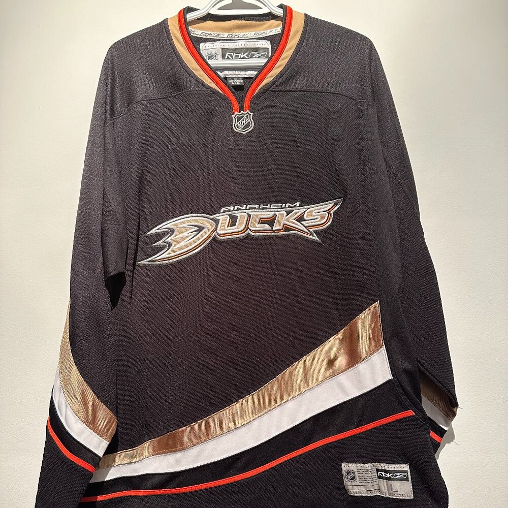 Vintage Reebok NHL Men's Large Anaheim Ducks Hockey Players Jersey